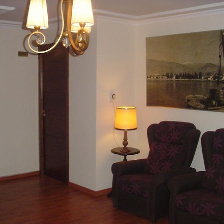 Hostal Cabrera Motril Bagian luar foto