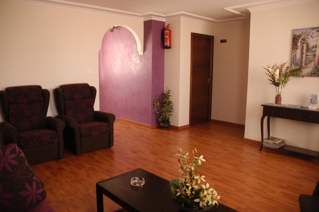 Hostal Cabrera Motril Bagian luar foto