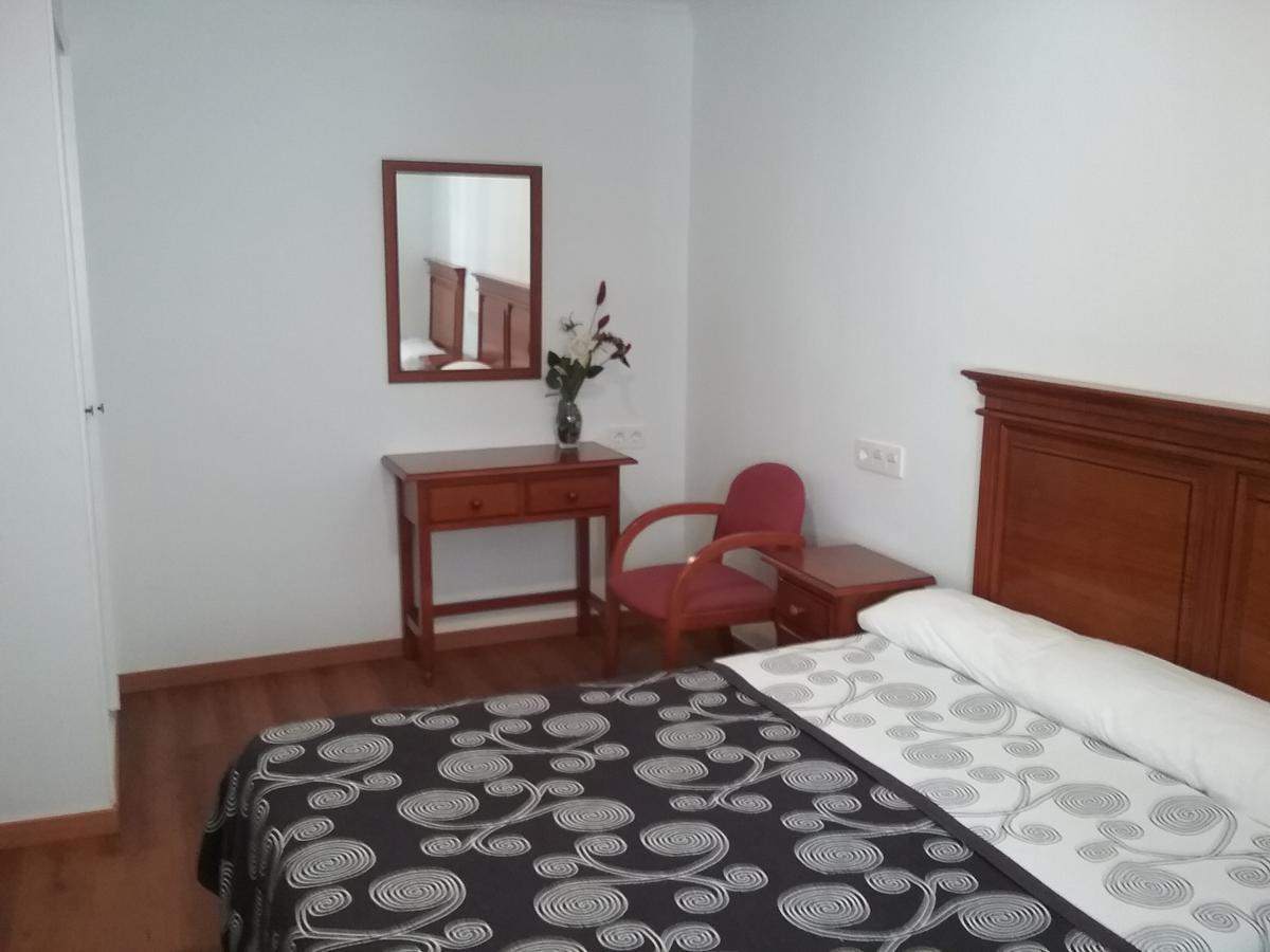 Hostal Cabrera Motril Bagian luar foto